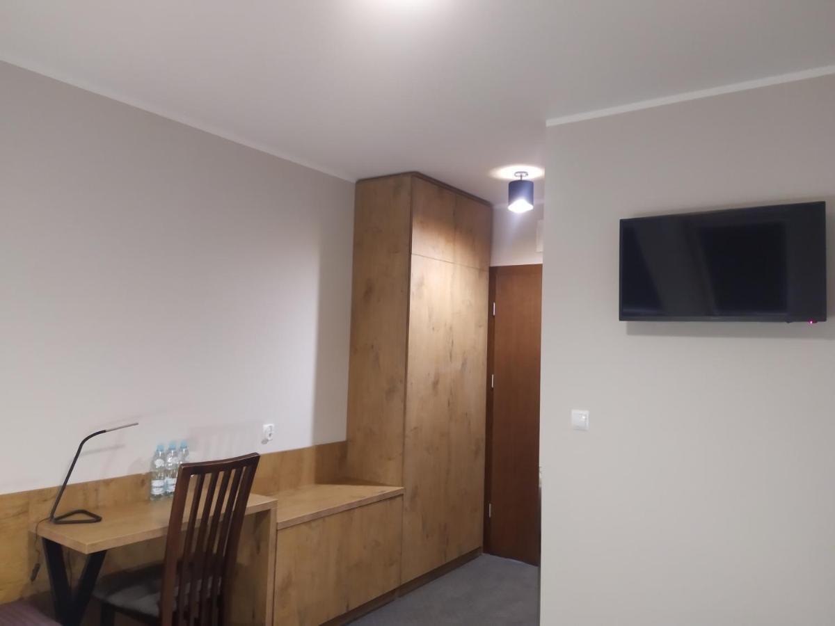 Hotel Regina Radom Bagian luar foto