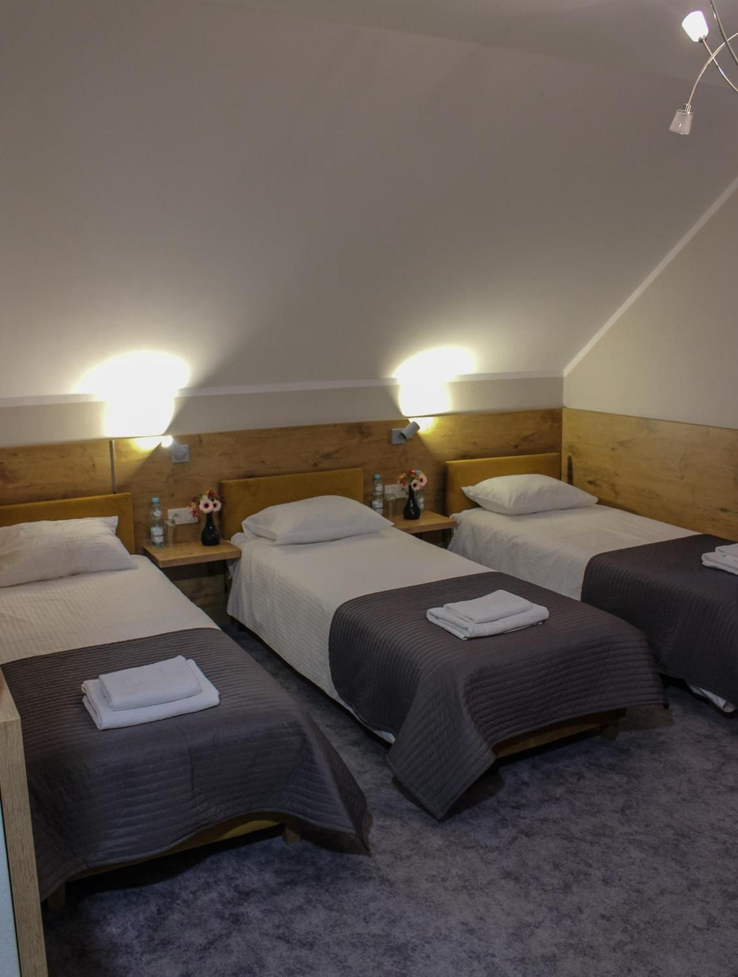 Hotel Regina Radom Bagian luar foto
