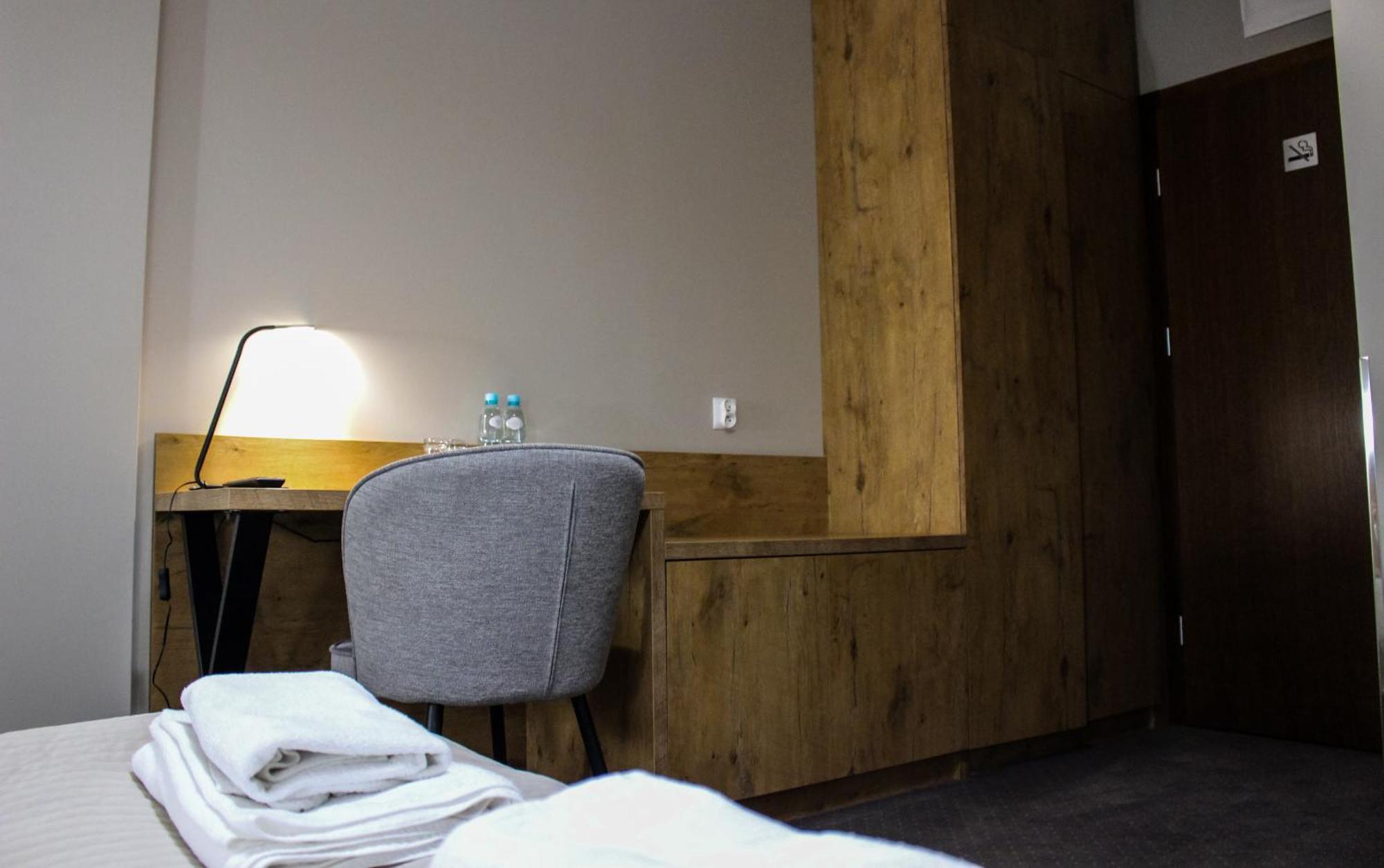 Hotel Regina Radom Bagian luar foto