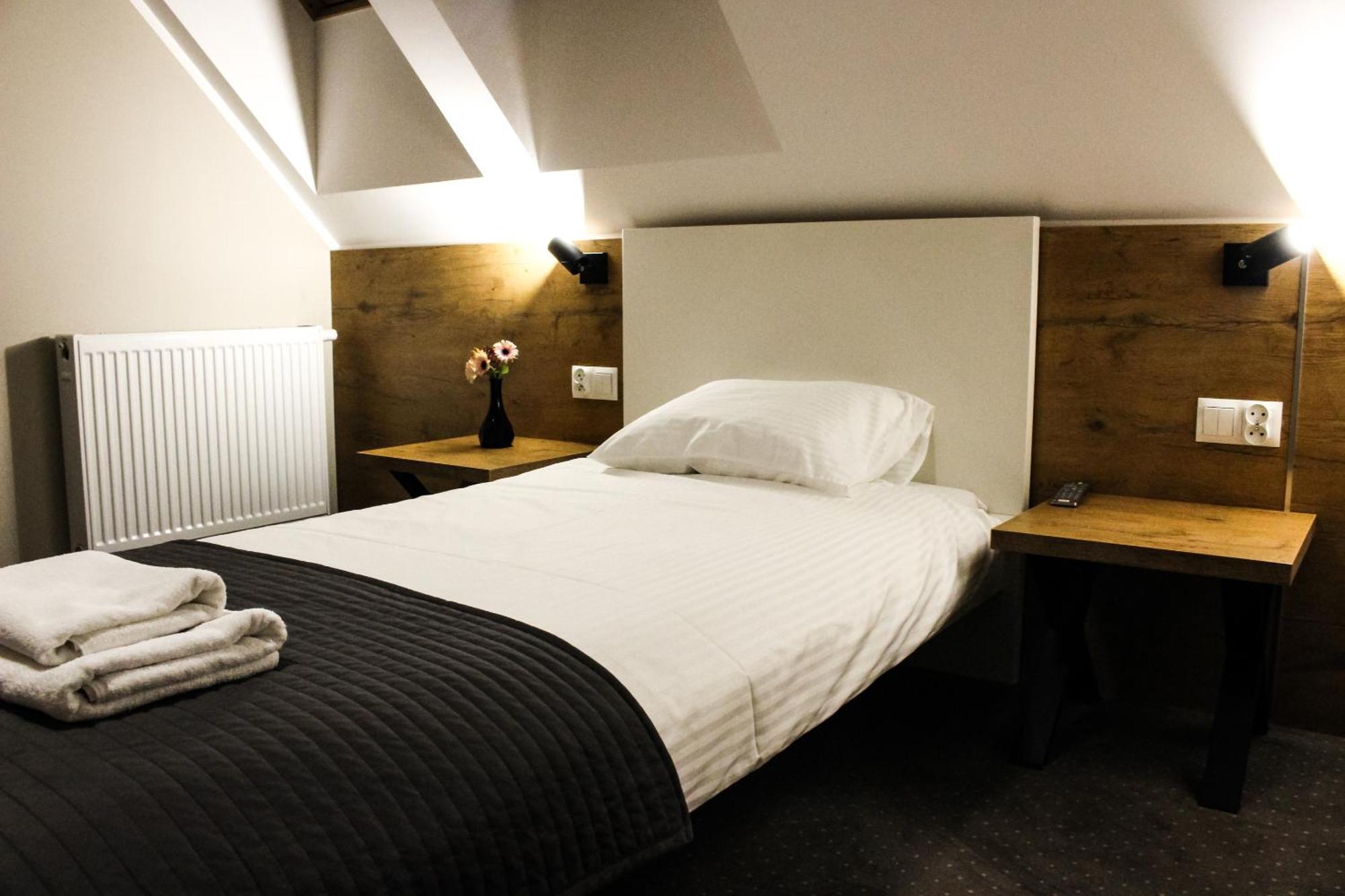 Hotel Regina Radom Bagian luar foto