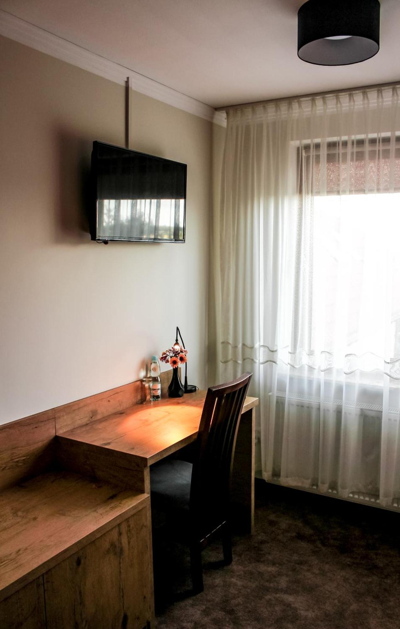 Hotel Regina Radom Bagian luar foto