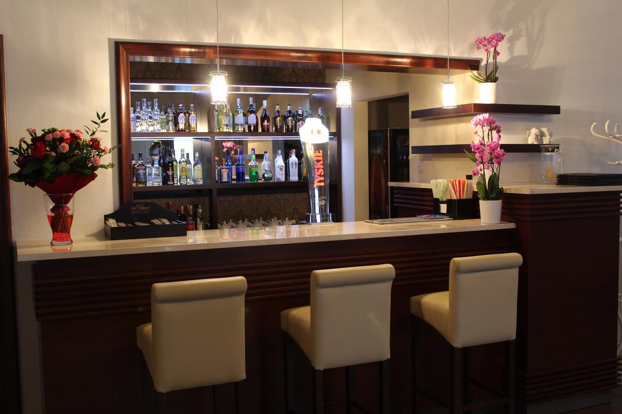 Hotel Regina Radom Bagian luar foto