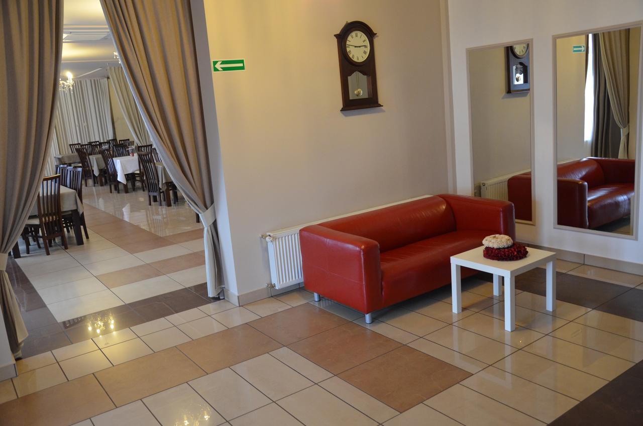 Hotel Regina Radom Bagian luar foto