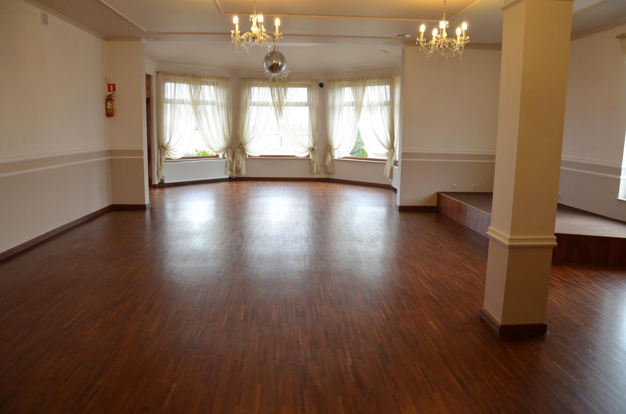 Hotel Regina Radom Bagian luar foto